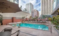 WorldMark Seattle The Camlin - Rooftop Pools