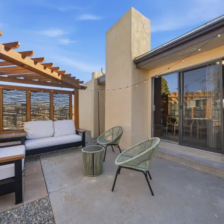 Albuquerque Escape Hot Tub + Atrium 4 Bedroom Home