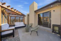 Albuquerque Escape Hot Tub + Atrium 4 Bedroom Home - Jacuzzi
