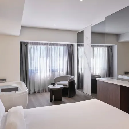 Nur Edge Aparthotel - Acropolis Skyline