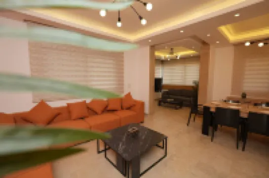 바다로의 오렌지 아파트먼트, 3 베드룸, 24/7 전기