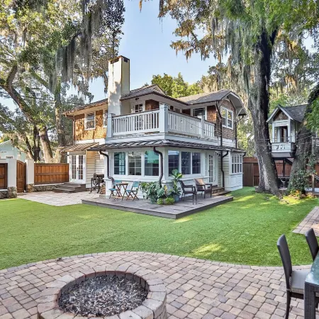 Extraordinary Old Florida Home With Designer Interior & Backyard Treehouse