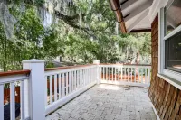 Extraordinary Old Florida Home With Designer Interior & Backyard Treehouse - 4-Star