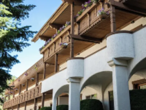 Enzian Inn Hotels in Leavenworth
