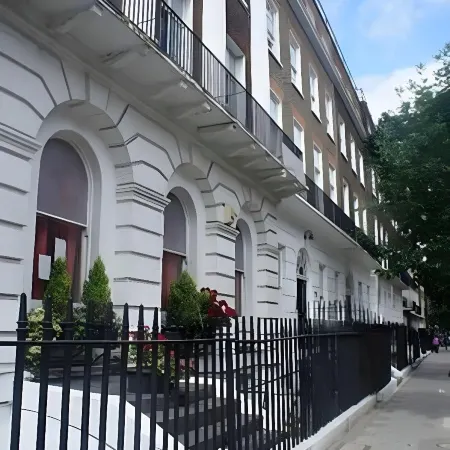 Smart Russell Square Hostel Отели рядом с достопримечательностью «Больница Грэйт Ормонд стрит»