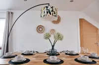 Stylish Apartment Near Newquay Beach, No Deposit