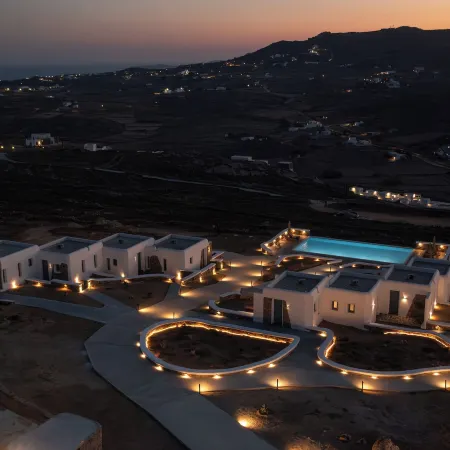 Thronos Suites