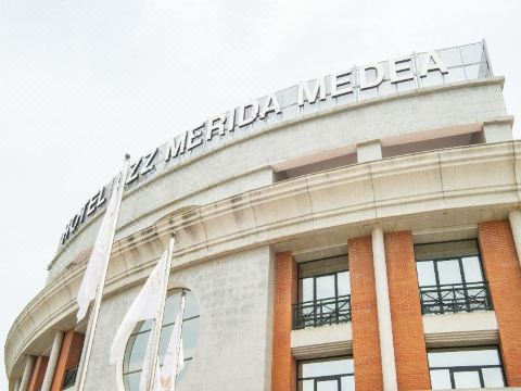 호텔 수영장 시설