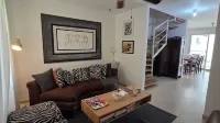 Comfortable Home in Gated Santo Domingo Community - Homestays