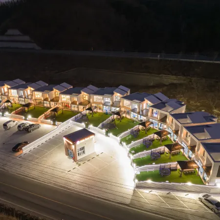 Gyeongju Bendham Kids Pool Villa Отели рядом с достопримечательностью «Храм Голгулса»