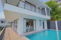 Riahi by Swiss-Belhotel Nirup Island - Luxus