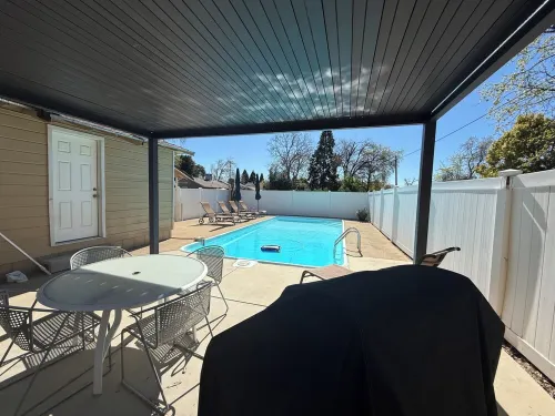 Central 3-bedroom house in Redding with Pool & Vintage Bar Room