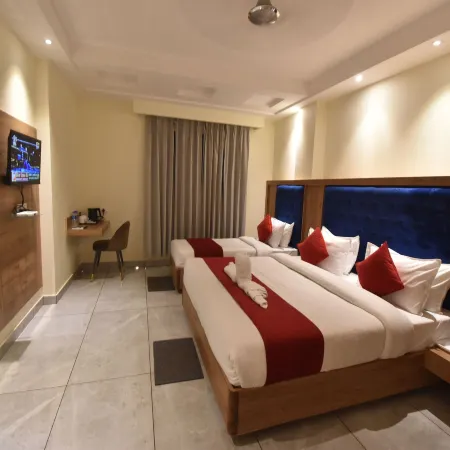 Hotel Vaishno Devi Heights Отели в г. Катра