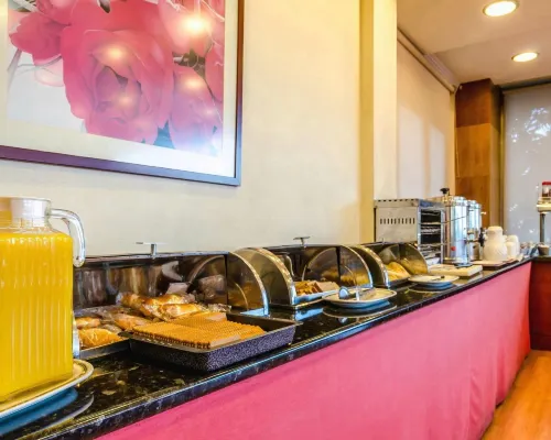 Hotel Saylu Makanan Photos