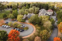 Mirbeau Inn & Spa - Skaneateles - parking