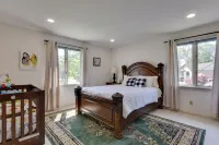 Spacious Buffalo Brick Home w/ Backyard! - مطابخ