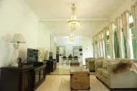 Riverdale Villa Bandung
