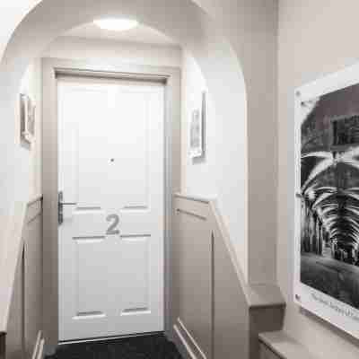 Central Leeds Apartment Near Station - Sleeps 6 Others