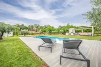 Refreshing poolside escape in Ponte de Sor - Wifi