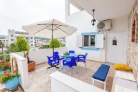 Gregory's Apartments - غرفة مطلة على الجبل