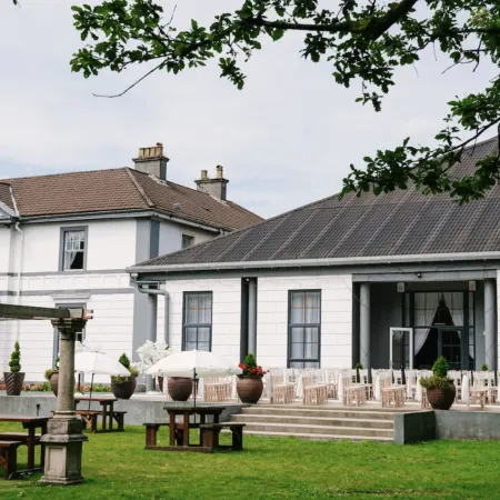 Room 4 Manor Park Country House in Swansea Sleeps 2 Отели в г. Клайдч