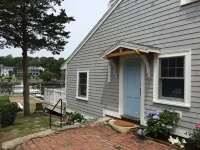 Waterfront Living w Stunning Views, Beautiful Decor, Kayaks, Private drive