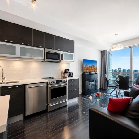 Downtown Toronto Family Suite Near Eaton Center, Sick Kids Hospital, Tmu, U of T