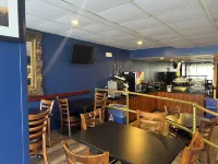 Hilltop Inn & Suites - breakfast