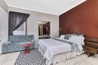 The Cozy 1 Bedroom Apartment - balcony
