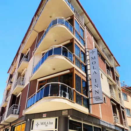 MOLA INN