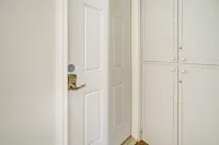 Comfy Apartment Close to Downtown and Beaches! - Lejligheder