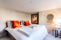 Modern   Stylish Central Bath Apartment - Hot Tub