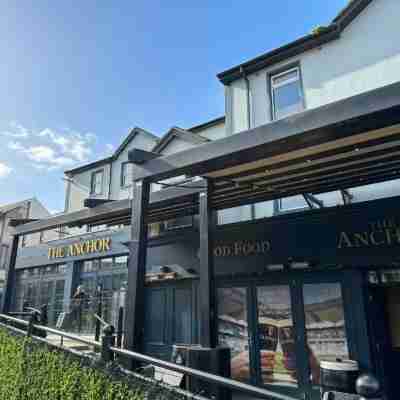 The Anchor Bar Complex Hotel Exterior