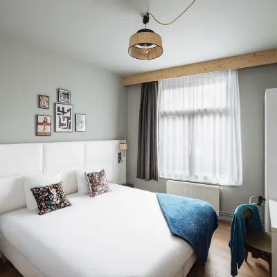 Greet Hotel Lille Gare Flandres Отели рядом с достопримечательностью «Дворец Риур, туристическое бюро»