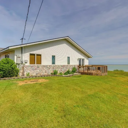 Waterfront Lake Huron Getaway w/ Private Beach