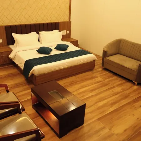 Hotel SKVR Grand - Theni