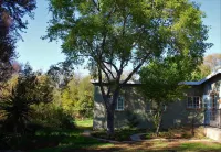 Rockfig Cottage for 2 People with Wonderful Private Terrace in Garden!