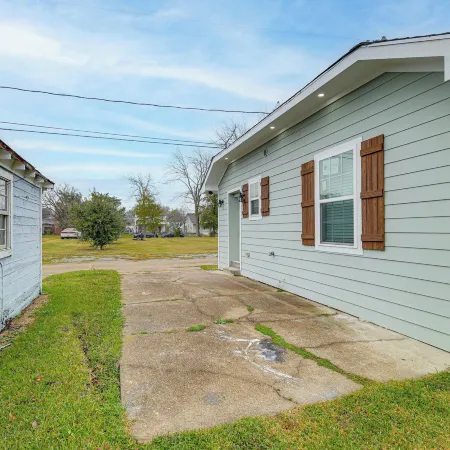 Fully Updated & Convenient! Baytown Home Near Dtwn
