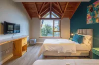Peninsula Petit
