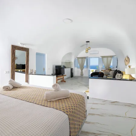Sun Angelos Oia - Luxury Cave Suites