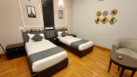 Pallavi West - bar