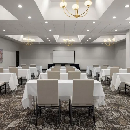 Embassy Suites by Hilton Cincinnati Northeast Blue Ash