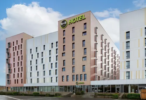 B&B Hotel Lille Villeneuve d'Ascq Grand Stade 3 étoiles - ที่มีที่จอดรถ