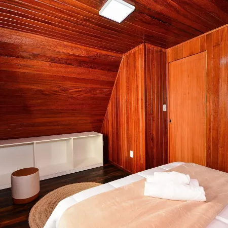 Chalé com Jacuzzi e Vista Mar - PLH007