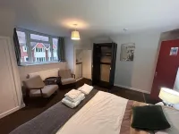 The Nook - 2-Star
