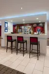 ฮอลิเดย์ อินน์ เอ็กซ์เพรส สโต๊ค ออน เทรนต์ บาย IHG - ที่มีบาร์