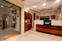 Super Townhouse Oak Ramdaspeth Downtown - 2-Star