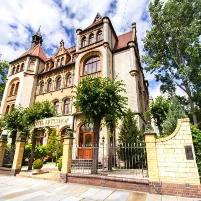 Hotel Artushof Hotels near Großer Garten