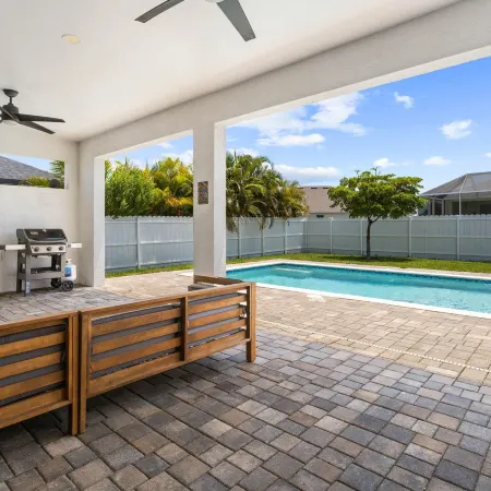 Backyard Oasis Pool Game Room Sleeps 10