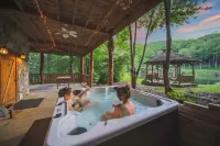 Lakeside Cabin - 2 Fireplaces-hot Tub Sauna Games - WiFi